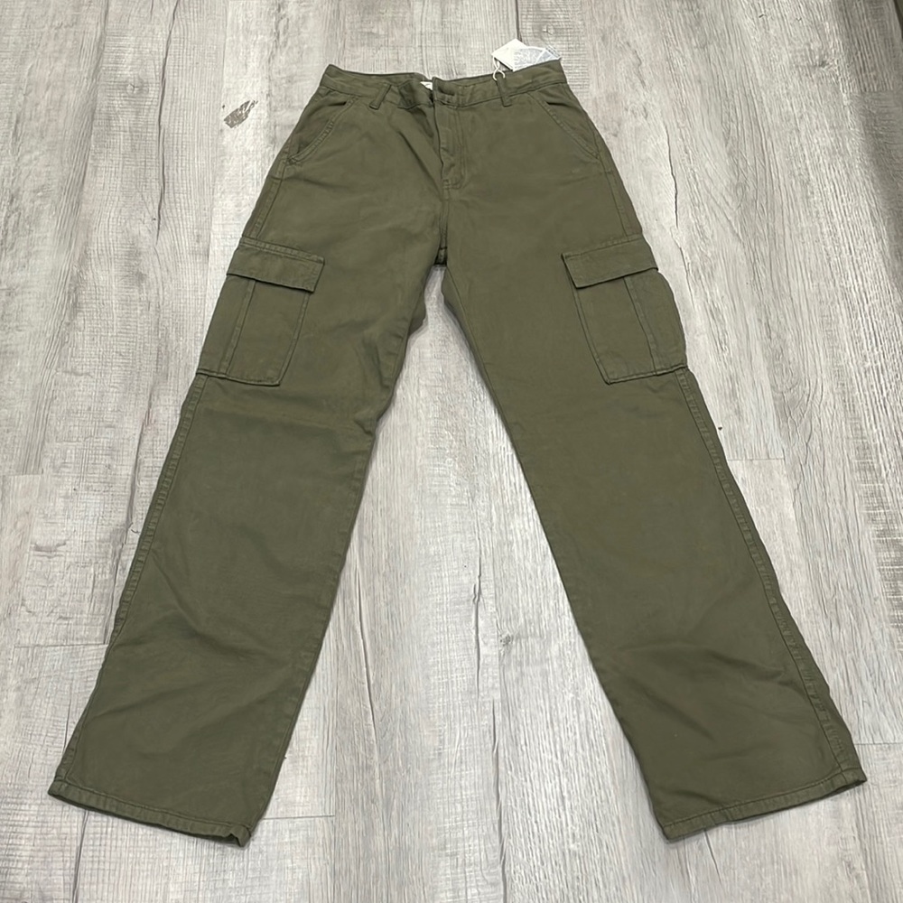 Stardivarius green cargo